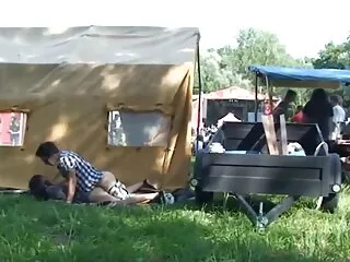 მორცხვი მოახლეები