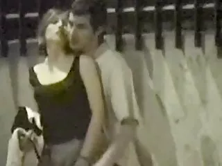 VR BANGERS გადახრილი საგადასახადო ინსპექტორი, რომელიც აიძულებს გადაიხადოთ ვალები