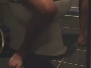 თინეიჯერი სველი შიშველი ტრაკის წვეულება