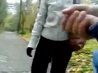 თინეიჯერი გია ჯაკარტა მოხუცი დიკით